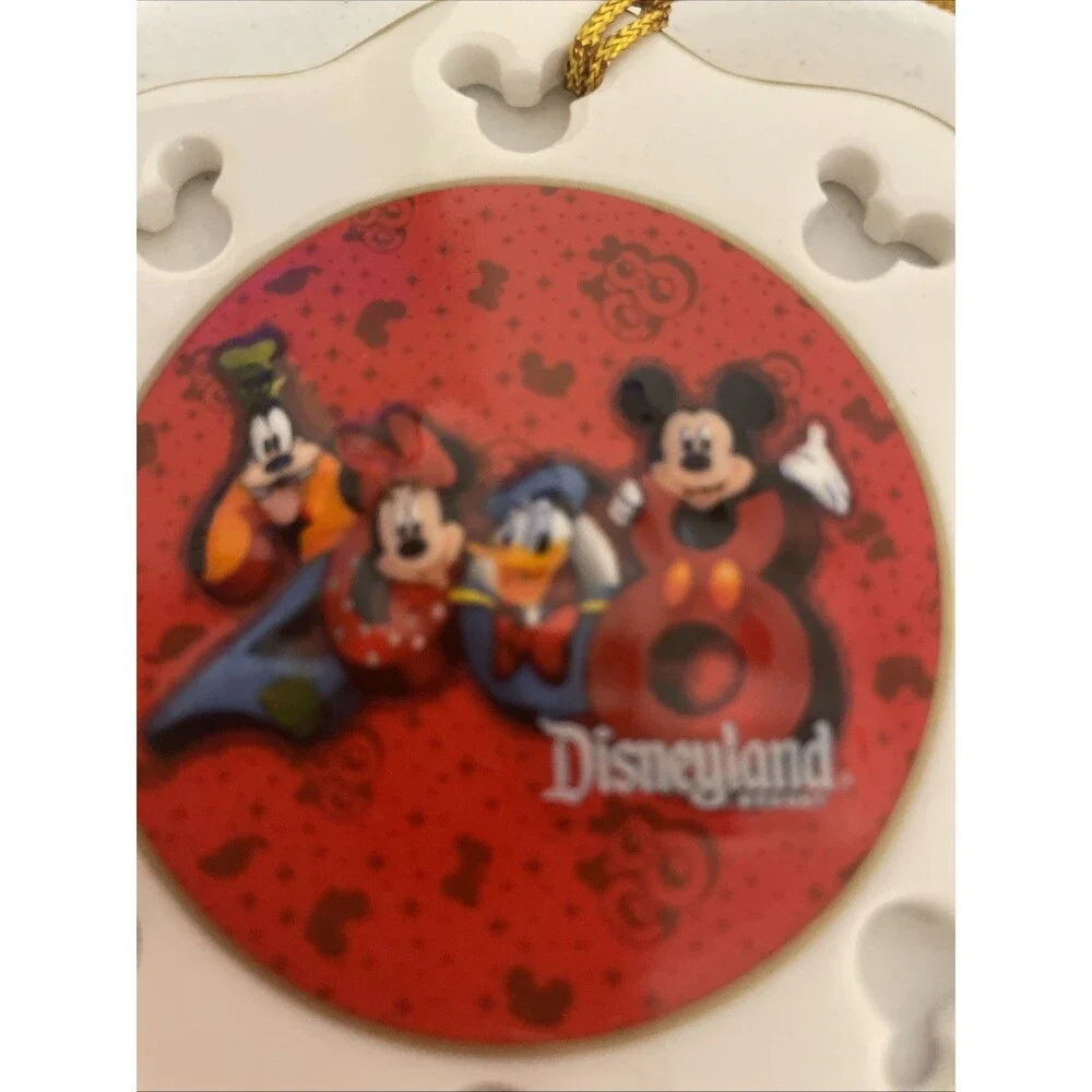 Disneyland 2008 Collectors Snowflake Ornament Authentic Disney Parks Pixar